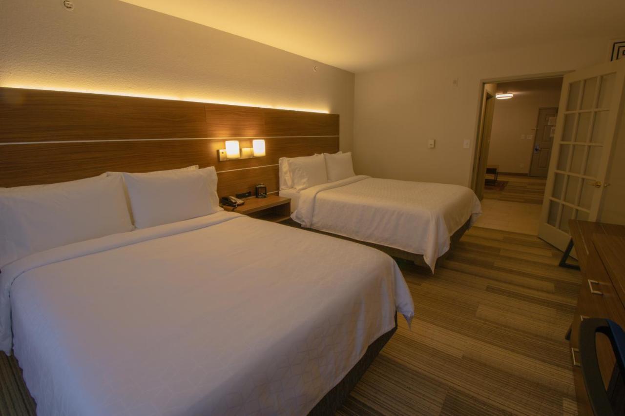 Express & By Ihg 2*