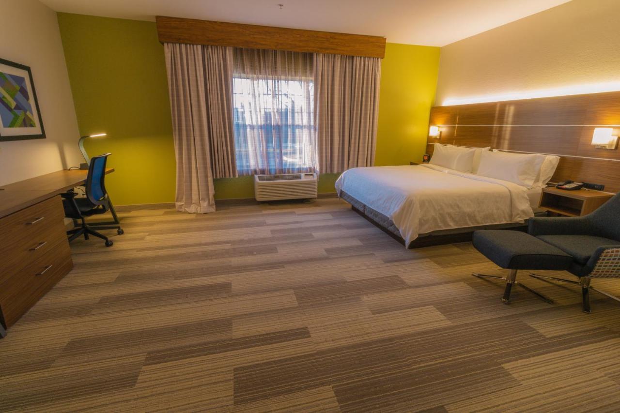 Express & By Ihg Hotel 2*