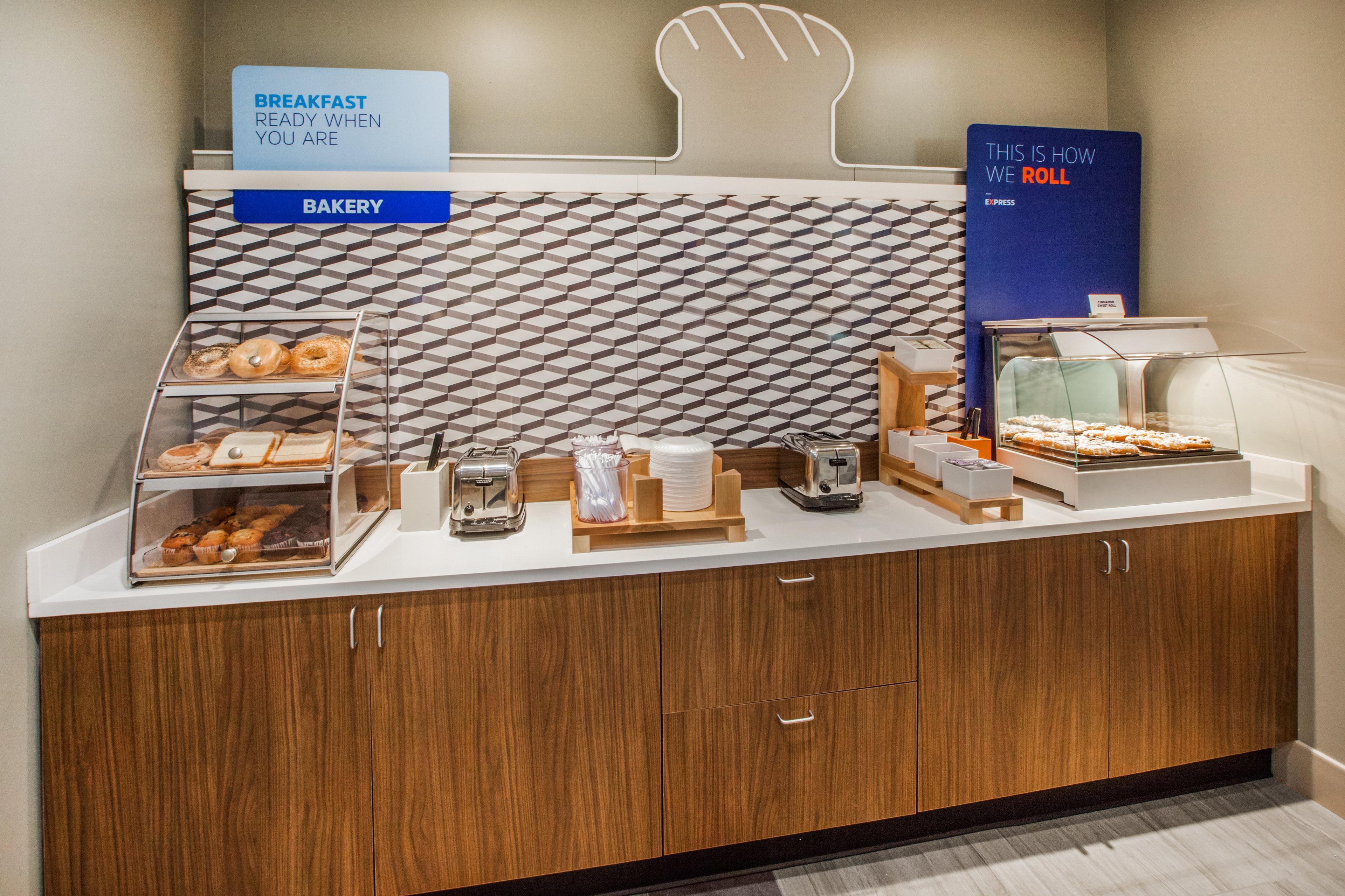 Hotel Express & By Ihg Manassas