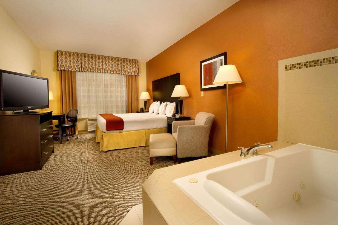 Hotel Express & By Ihg 2*