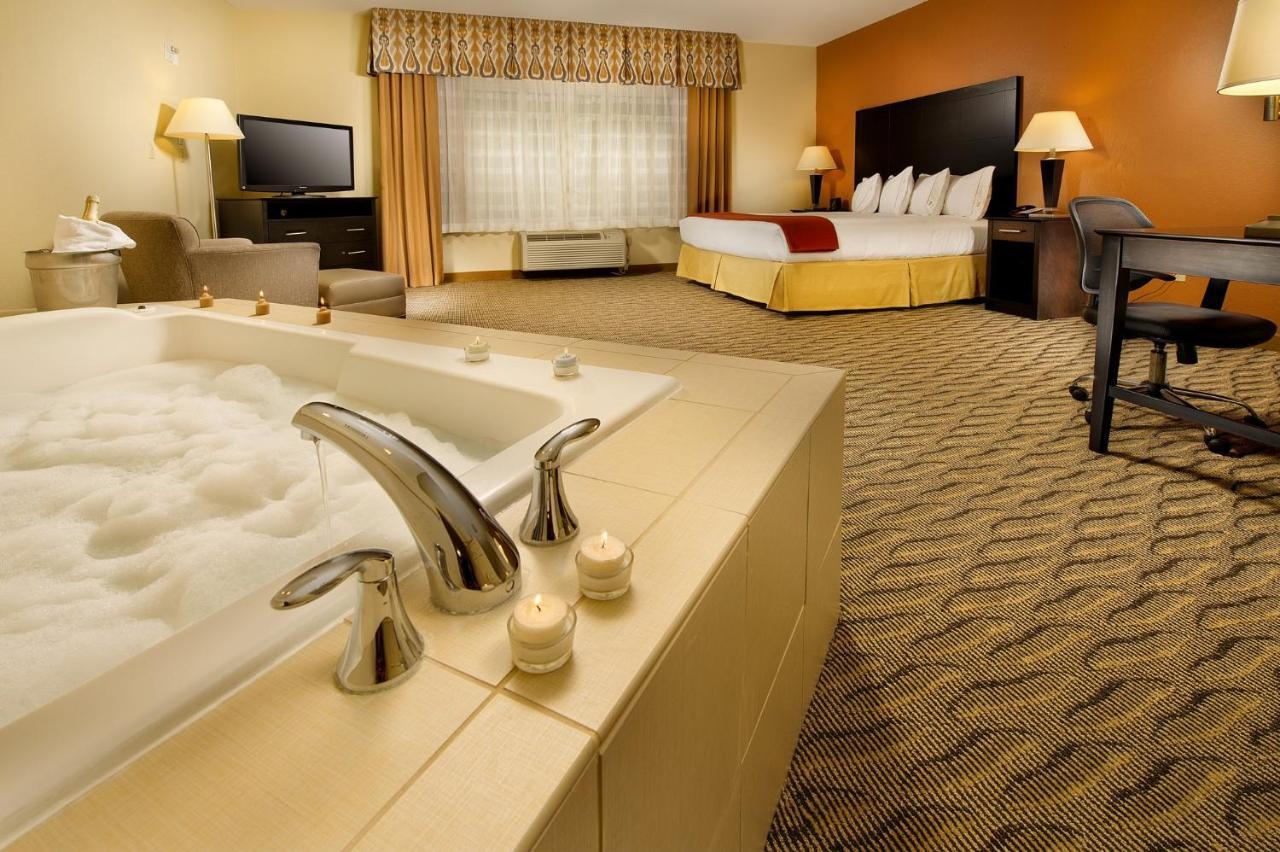 Express & By Ihg
